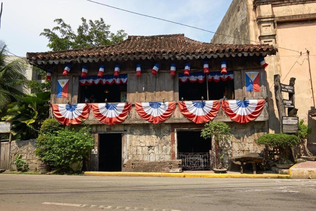 The Henry Hotel Cebu Bagian luar foto